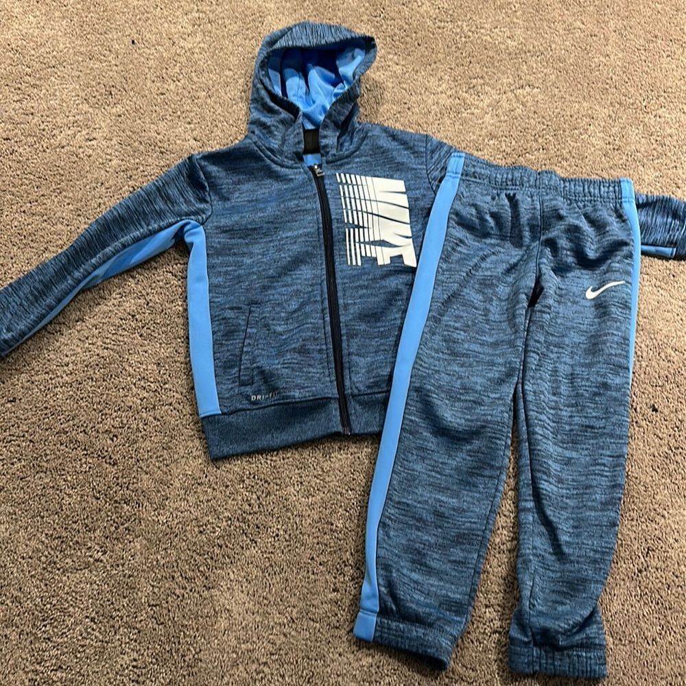 NIKE DRI Fit sweatsuit - very good condition size 6 medium